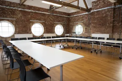 Horseshoe boardroom style
