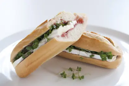 Brie and stawberry jam